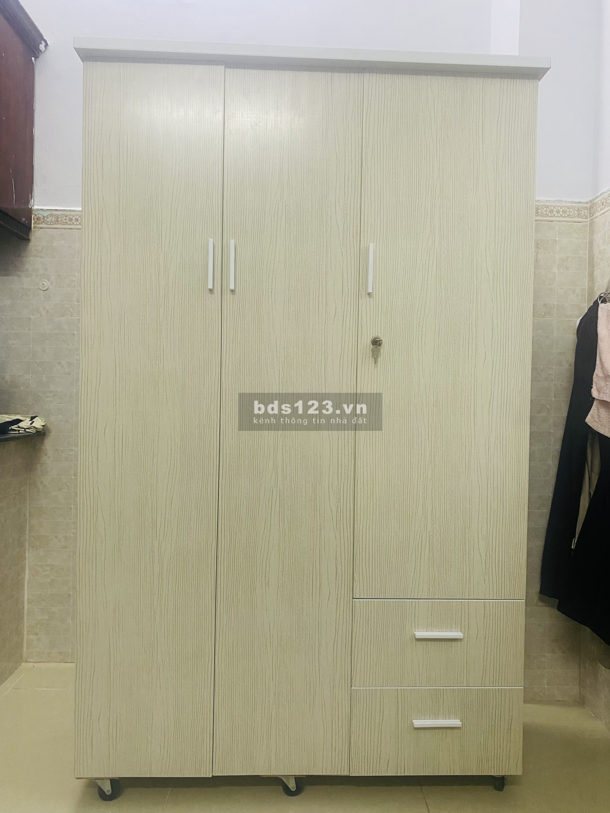 Pass phòng 3 triệu ban công của sổ thoáng mát đầu tháng 10