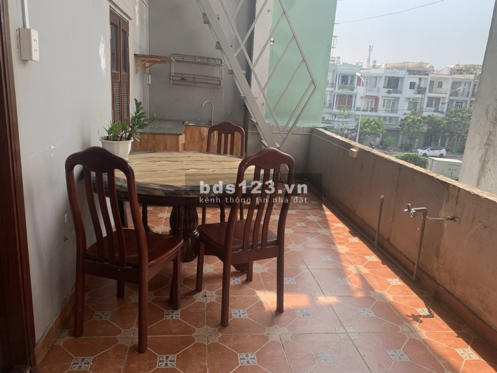 Cho thuê căn hộ dịch vụ, DT 60m2, 2PN,1PK,có ban công, full nội thất,gần Cv Quang Trung, Q.12