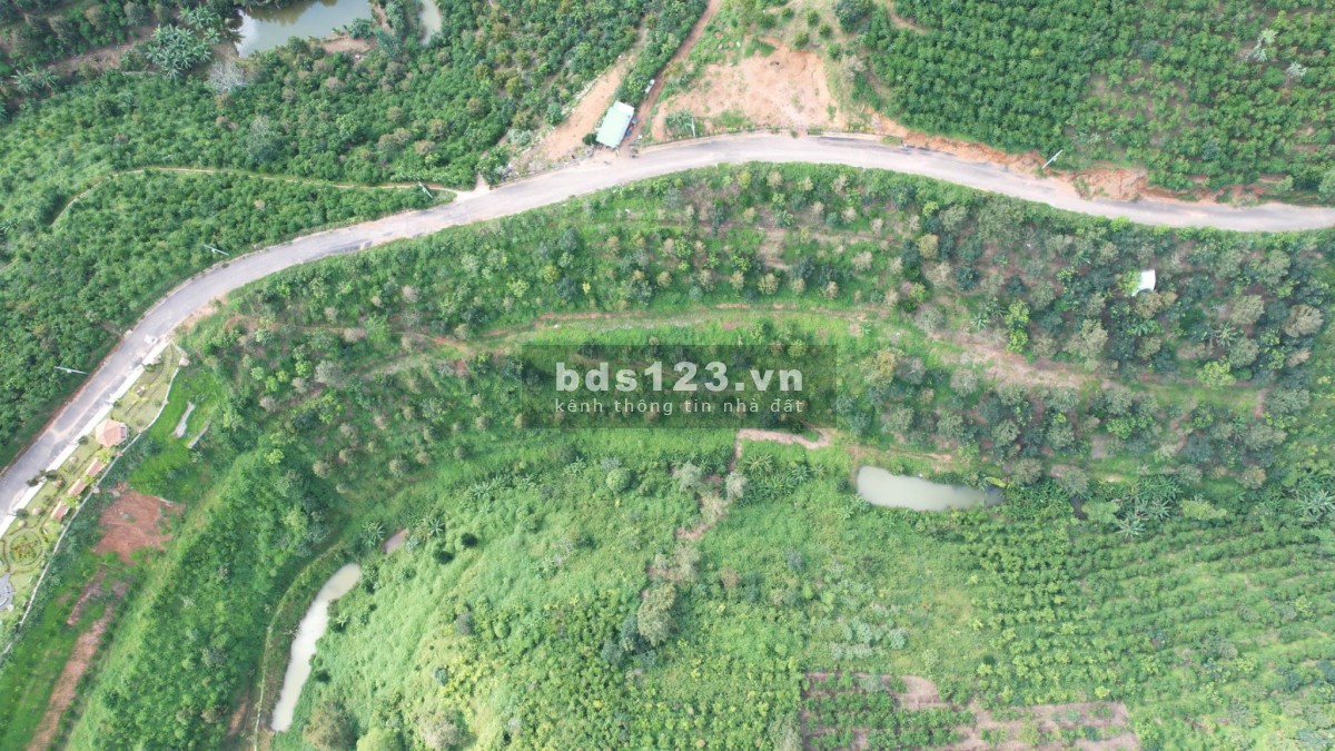 Đất vườn 1100m2 gần UBND Tân Lạc giá chỉ 1.65 tỷ,QH TC, Sổ riêng cc ngay. LH 0764583637 để TL giá