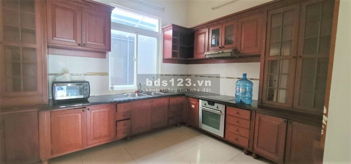 Gia đình bán căn biệt thự Mỹ Quang 10*22m, 3 lầu đường Lý Long Tường