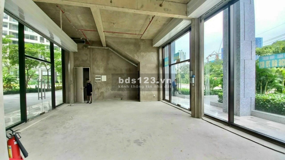 Cho thuê cặp shop góc 3 mặt tiền 275m2 khu Midtown M8 vị trí cực đẹp