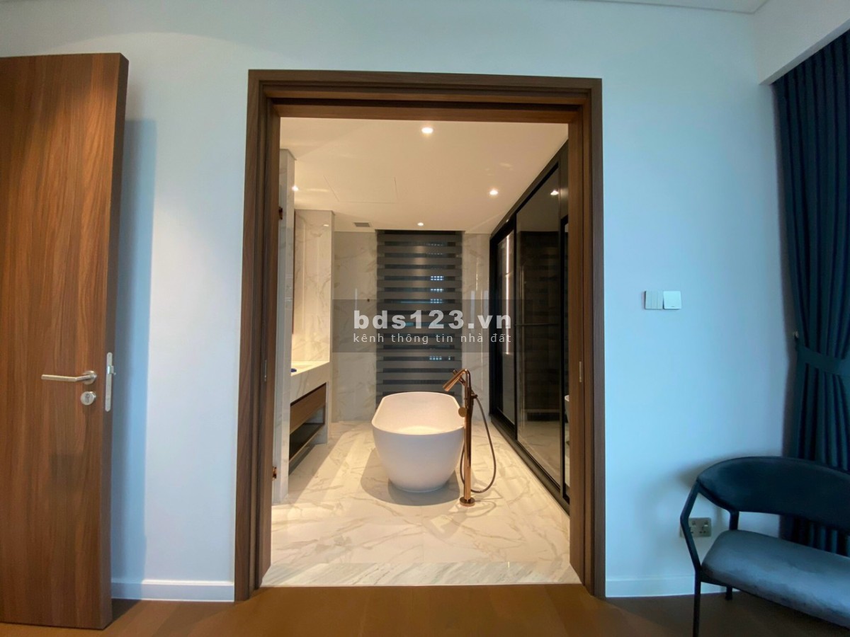 Bán căn hộ 2PN The Crest View ôm trọn Sài Gòn, tầng cao 17 tỷ all in