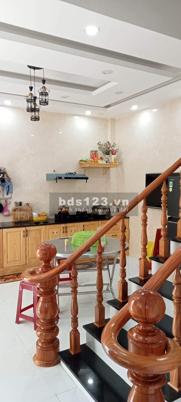 Bán nhà mặt tiền đường chính Đankia Phước Thành - Phường 7 - Tp. Đà Lạt