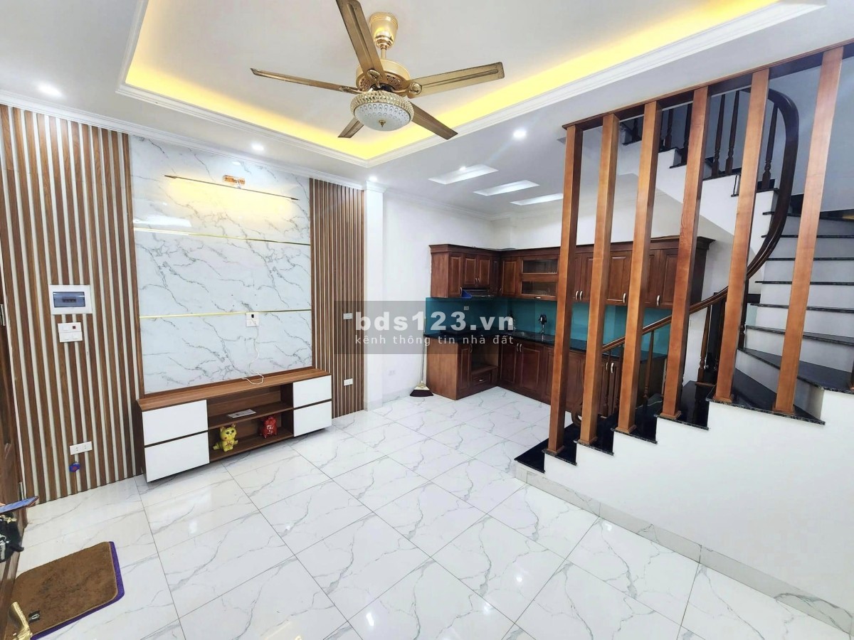 Chủ cần bán gấp nhà Mỹ Đình 31m2 giá nhỉnh 3 tỷ nhà đẹp ở ngay lô góc 2 thoáng ngõ to như phố