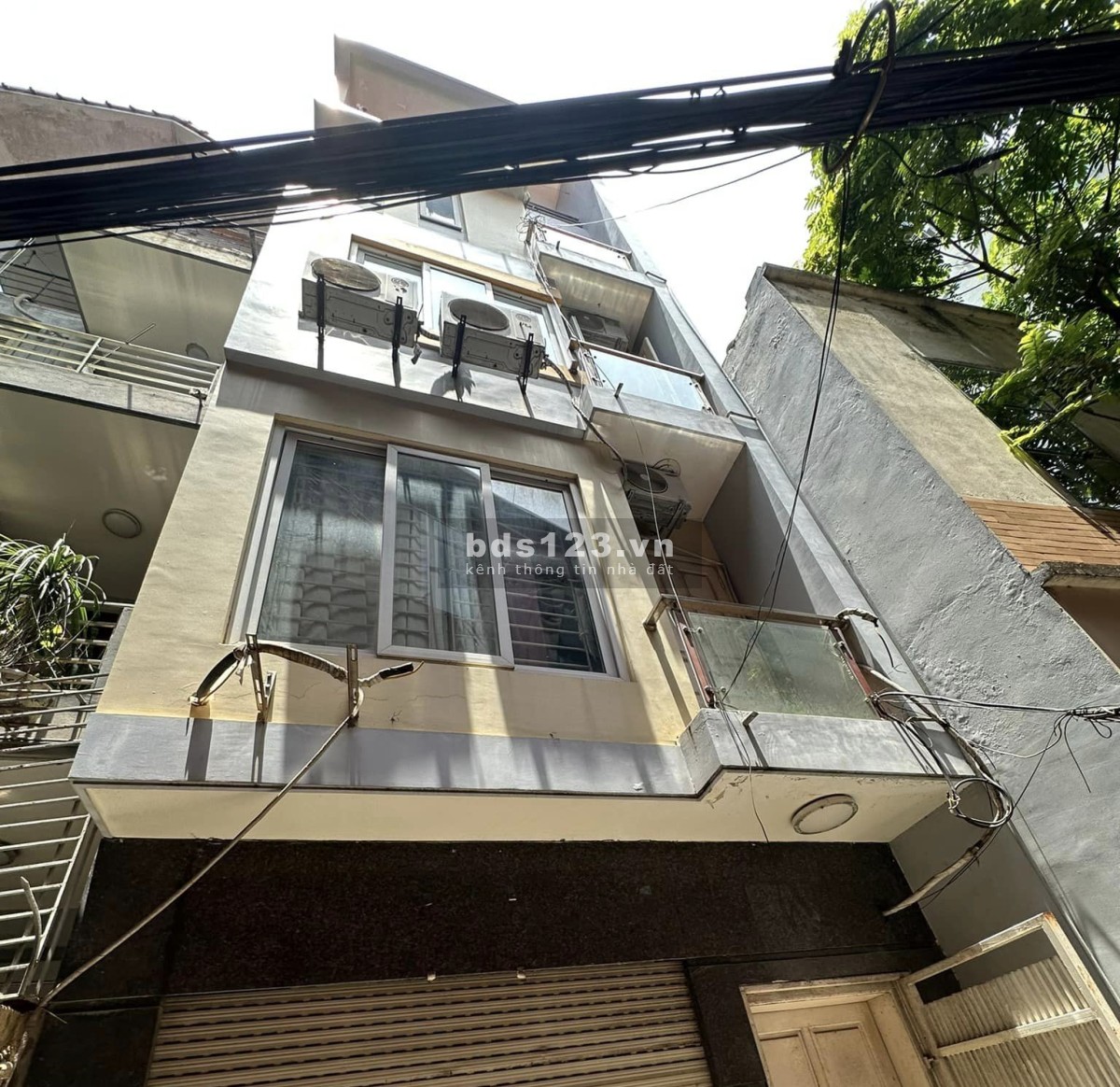 Bán nhà Cầu Giấy - Trần Duy Hưng. Ngõ thông, rộng. 51m2 x5T. Giá 8.5 tỷ