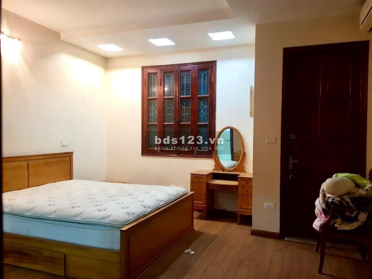 Bán nhà Cầu Giấy - Trần Duy Hưng. Ngõ thông, rộng. 51m2 x5T. Giá 8.5 tỷ
