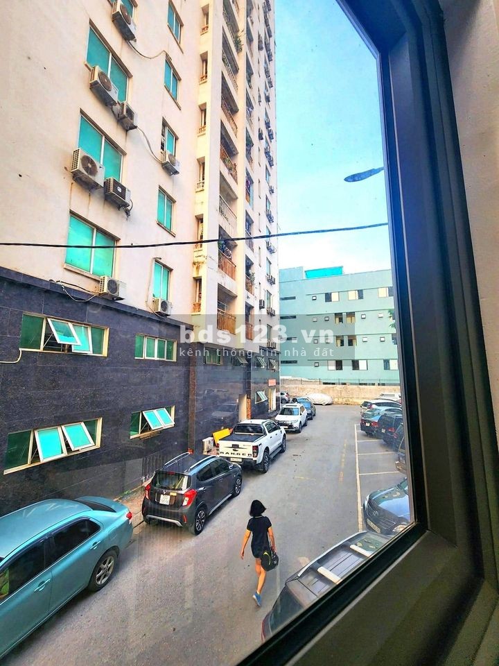 Chủ cần bán gấp nhà Mỹ Đình 31m2 giá nhỉnh 3 tỷ nhà đẹp ở ngay lô góc 2 thoáng ngõ to như phố