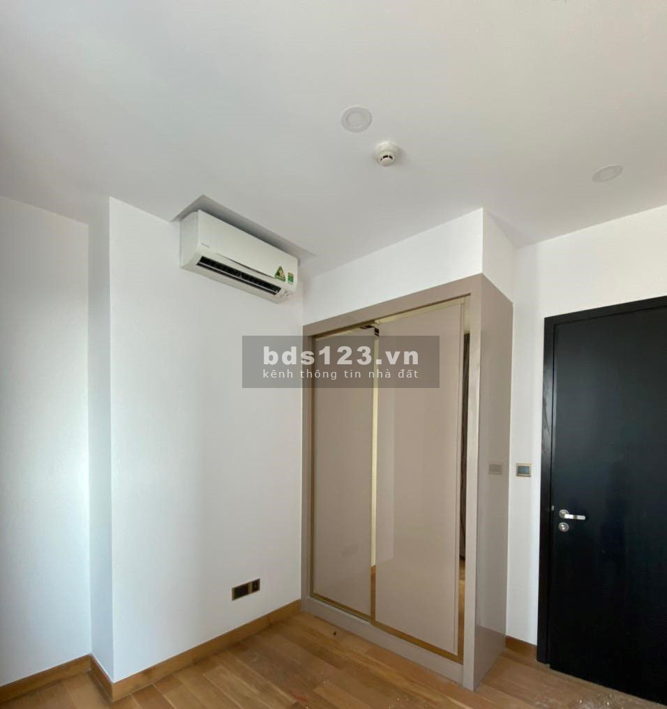 Cho thuê nhanh căn hộ - 2PN2WC ít nội thất duy nhất giá chỉ 23tr tại TT Quận 1.