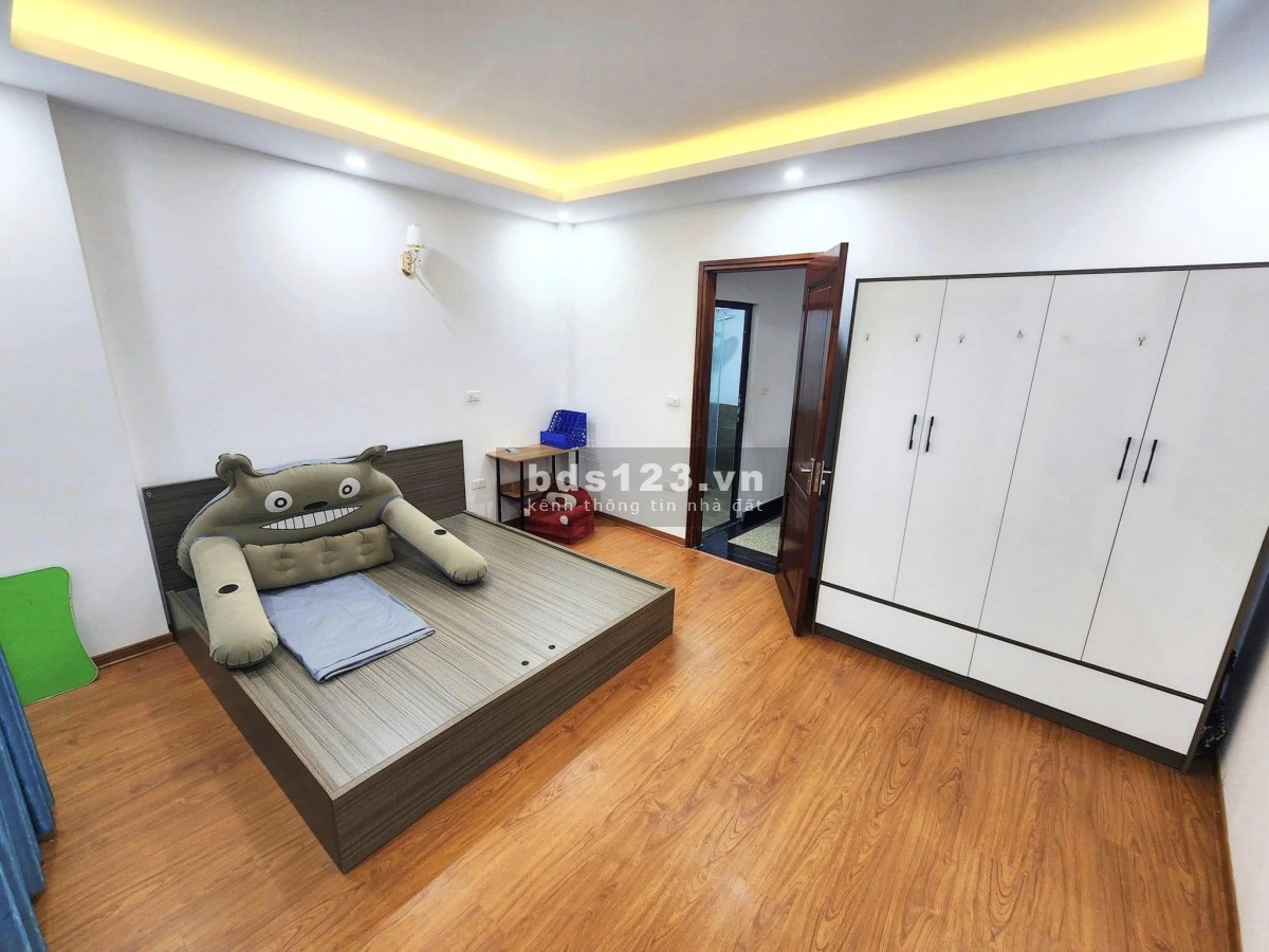 Chủ cần bán gấp nhà Mỹ Đình 31m2 giá nhỉnh 3 tỷ nhà đẹp ở ngay lô góc 2 thoáng ngõ to như phố