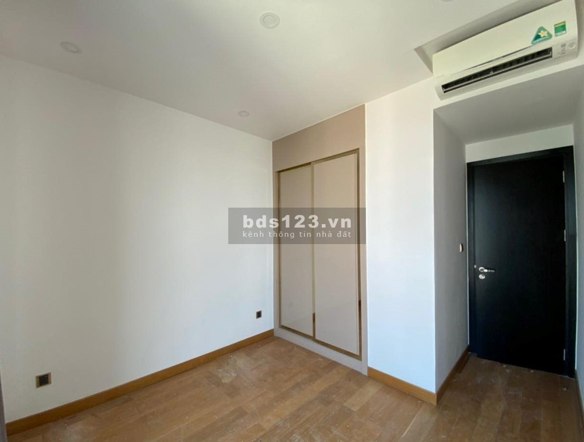 Cho thuê nhanh căn hộ - 2PN2WC ít nội thất duy nhất giá chỉ 23tr tại TT Quận 1.