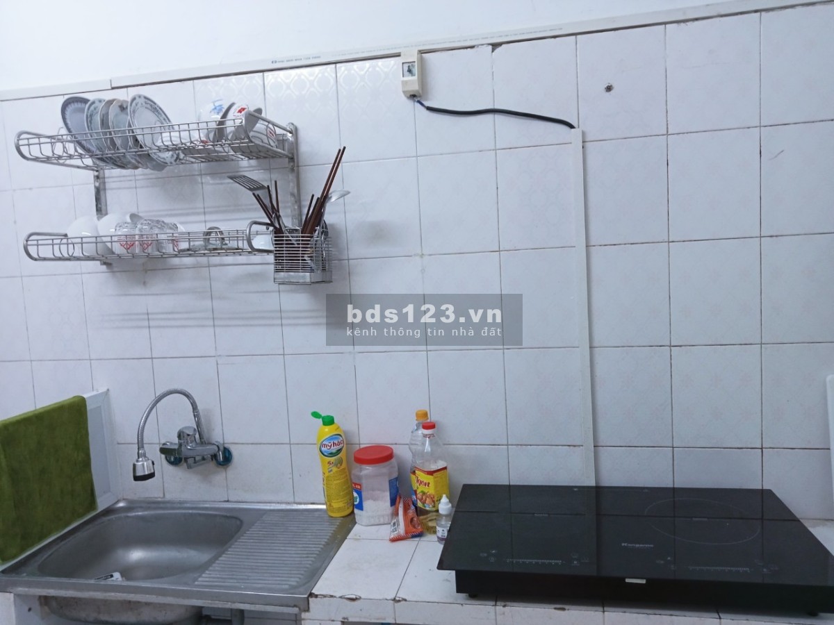 Cho thuê căn hộ tập thể phố Hồng Mai