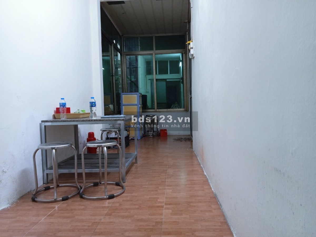 Cho thuê căn hộ tập thể phố Hồng Mai