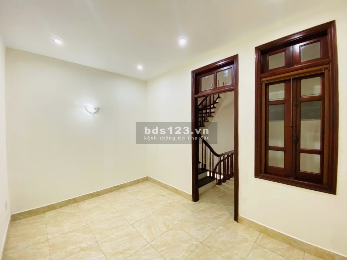 Chính chủ bán nhà phố chùa Bộc - Đống Đa diện tích 41m2 * 4 tầng ngõ rộng nhà hẹp