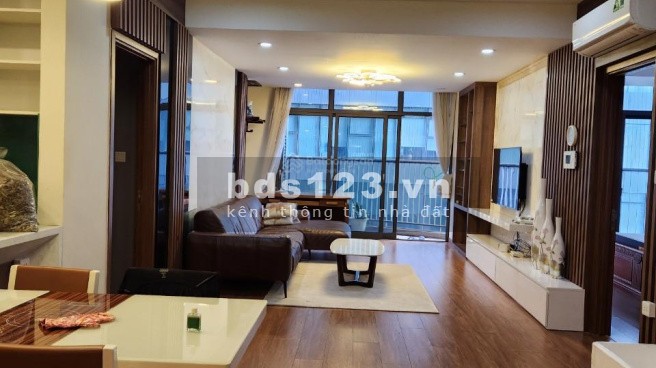 Bán nhanh căn hộ 2 phòng ngủ rộng 102m², giá 5 tỷ, đủ đồ Discovery Complex