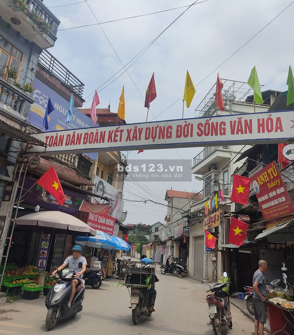 Khẩn cấp - Bán nhà theo đất Đa Tốn - Siêu rộng - Lô góc - Ô tô vào nhà - Giá sốc