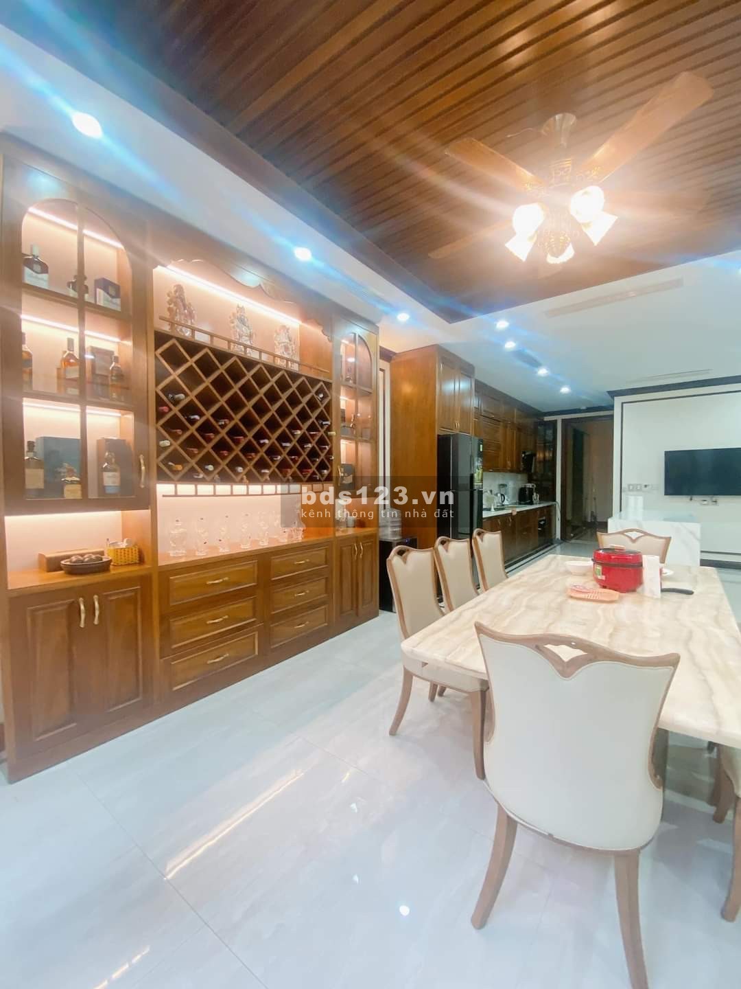 Bán nhà phố Vọng, DT 80m² x 6 tầng, thang máy, Gara, MT rộng KD văn phòng, nhà đẹp ở luôn