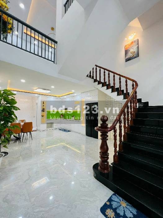 Bán nhà gấp ngay Nguyễn Thị Minh Khai, quận 1, DT 450m² (6,5x25), 4 tầng, 63 tỷ hơn