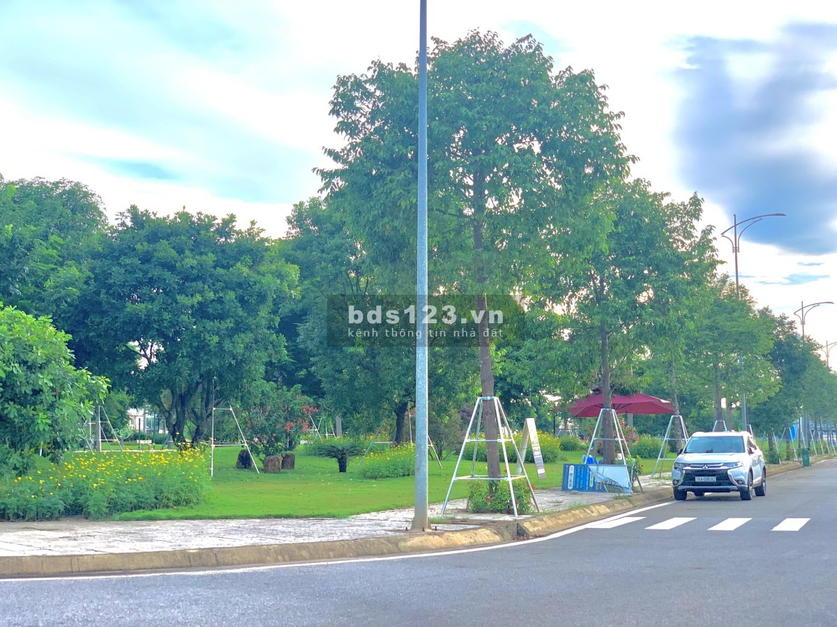 Bán nhanh 2 lô liền kề đối diện trường học tại khu dịch vụ hỗn hợp VSIP Quảng Ngãi
