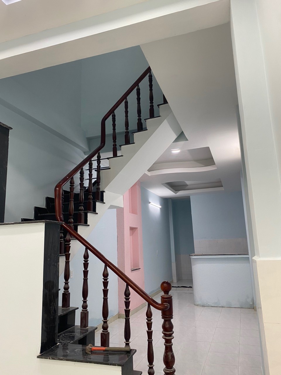 Cho thuê MTKD 12m thông Thạch Lam quận Tân Phú 3 x 20, 2 tầng, giá 10 triệu