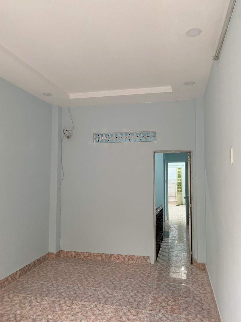 Cho thuê MTKD 12m thông Thạch Lam quận Tân Phú 3 x 20, 2 tầng, giá 10 triệu
