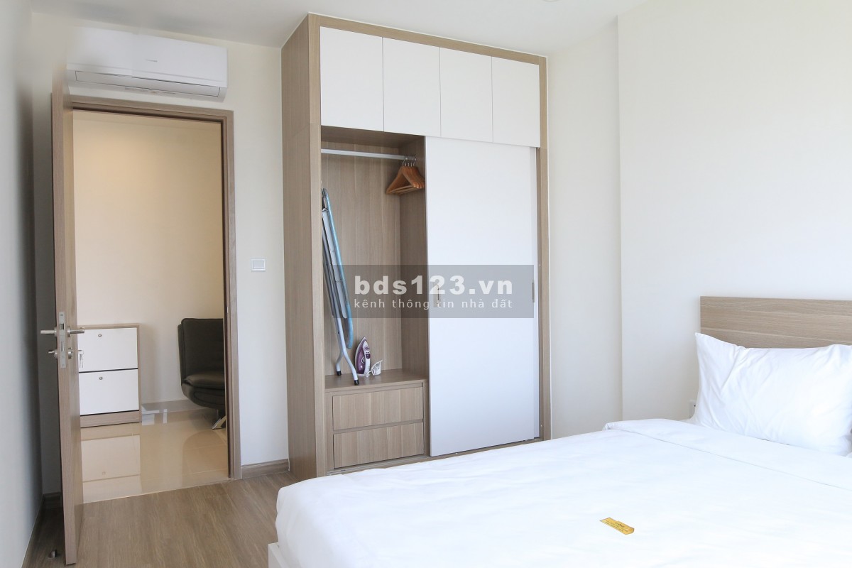 Bán gấp căn hộ 1PN+1, DT 43m², full đồ, giá 1 tỷ 80 bao phí tòa S105 Vinhomes Smart City