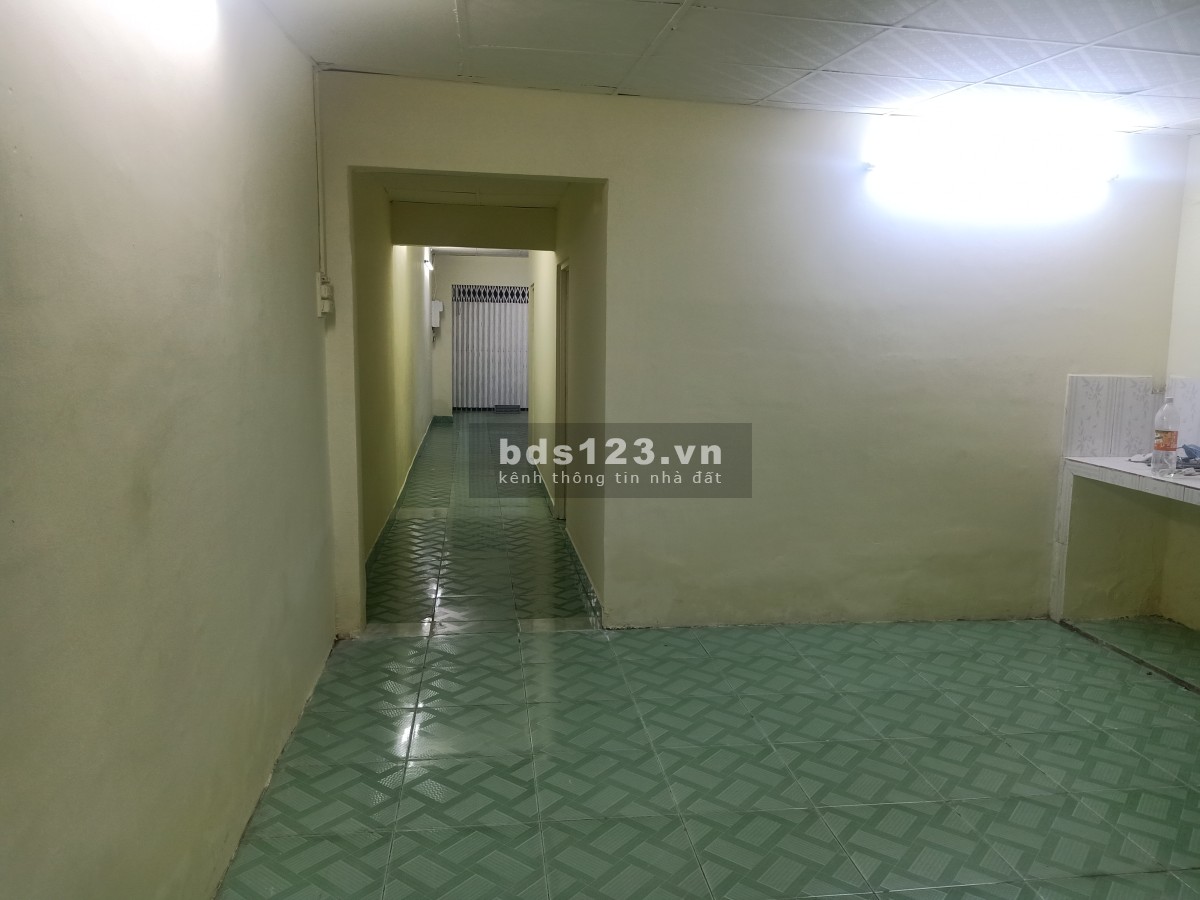 Cho thuê nhà nguyên căn 4x20 m2, hẻm xe hơi
