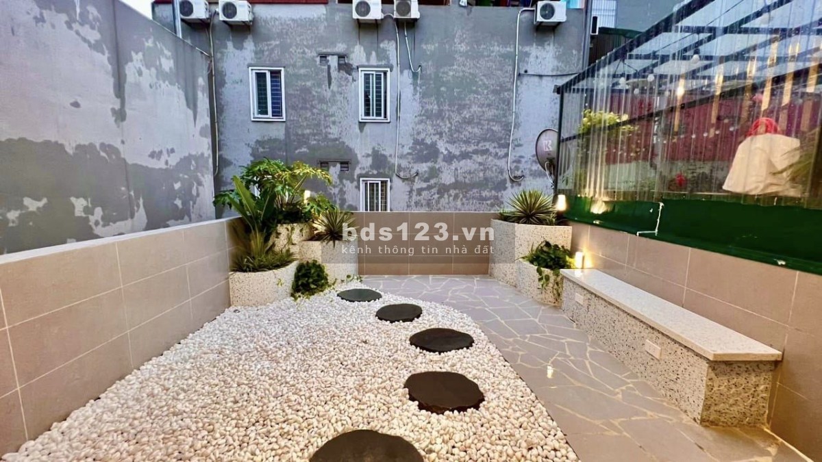 Cần sang nhượng lại nhà ngõ Xã Đàn, 64m, 5 tầng, chủ buông sổ đỏ 7 tỷ 7