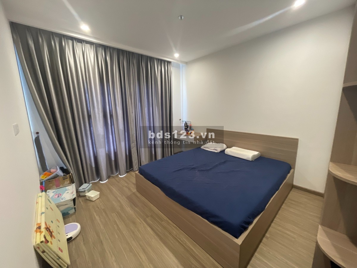 Bán căn ba phòng ngủ to nhất Vinhomes Smart City, 100m2, giá 4 tỷ full nội thất