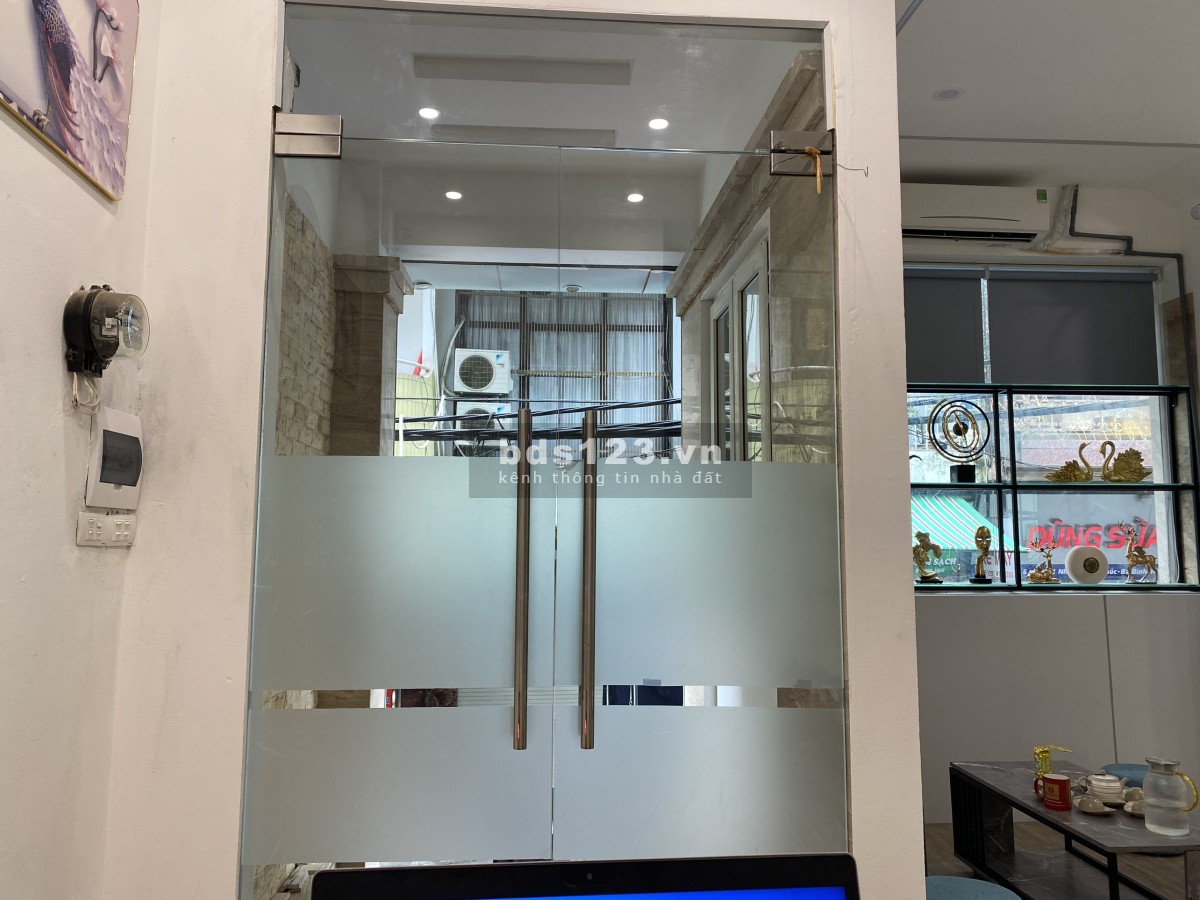 Cho thuê mặt bằng T1 kinh doanh Số 6 ngõ 6 phố Đội Nhân, Ba Đình. DT 60m2. Chỉ 12tr