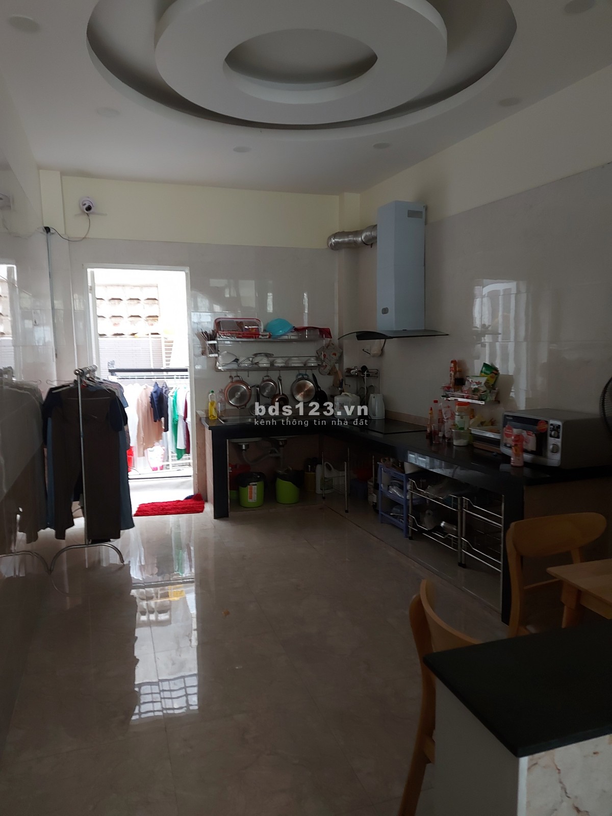 [Gấp lắm ạ]Mình cần tìm 1 bạn nữ có thể dọn vào đầu tháng 10.