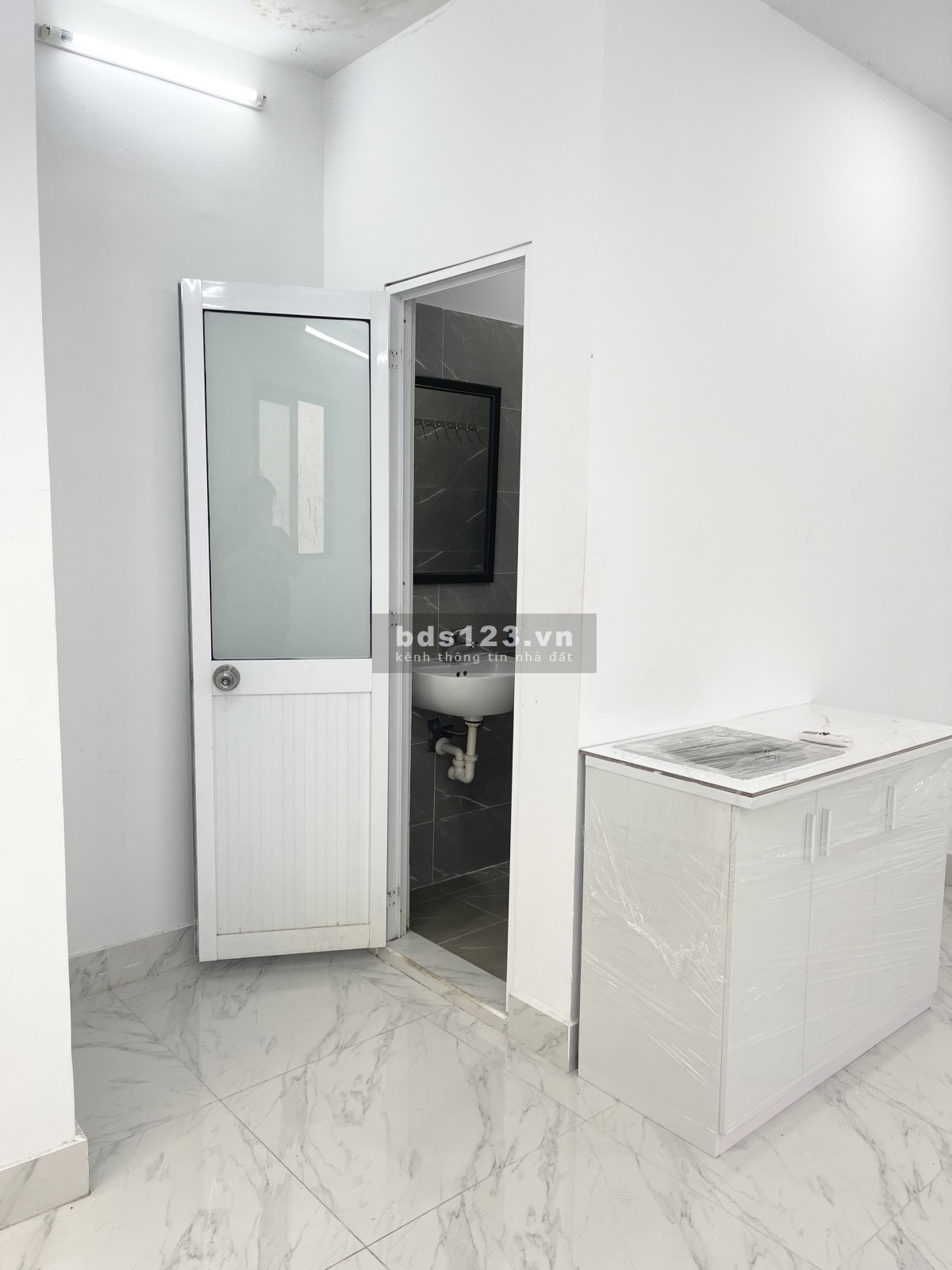 Chính chủ cho thuê phòng mới rộng 30m2 khu vip đường Út Tịch, Tân Bình chỉ 4 triệu 200k