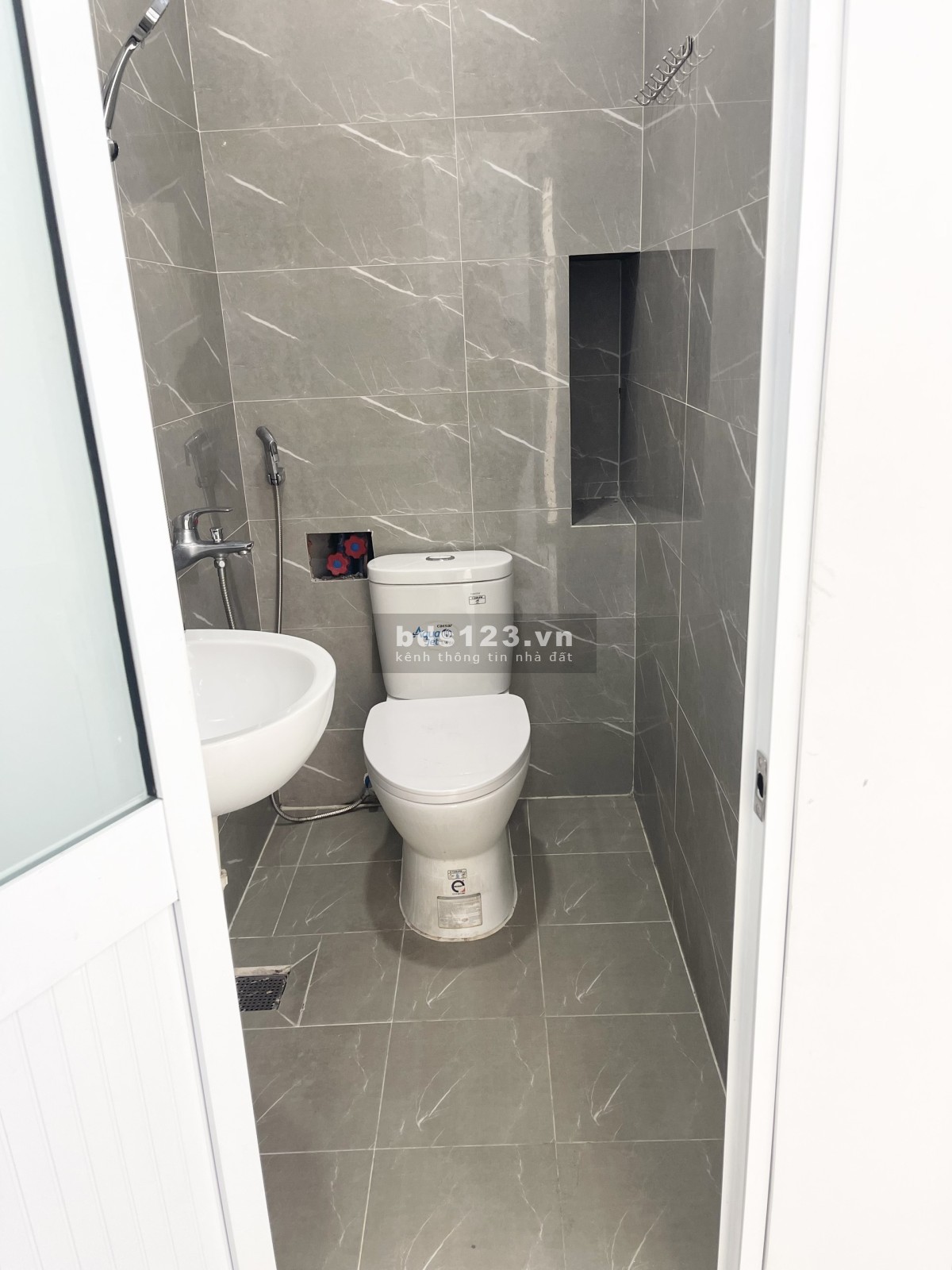 Chính chủ cho thuê phòng mới rộng 30m2 khu vip đường Út Tịch, Tân Bình chỉ 4 triệu 200k
