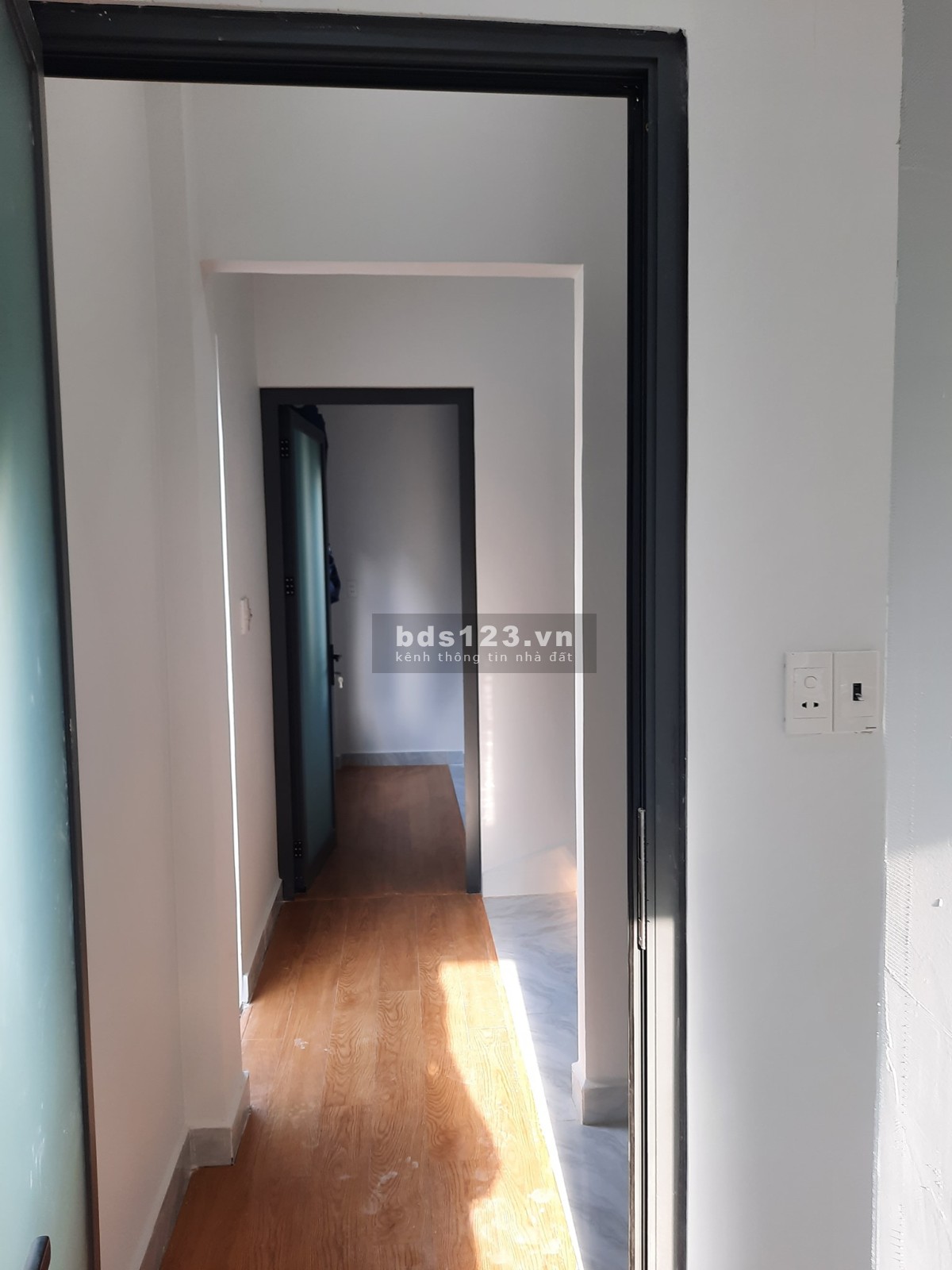 Chủ ngộp giảm luôn 200 triệu còn 4 tỷ 4 nhà BTCT 3 lầu mới xây 40m², tại Lạc Long Quân, Tân Bình