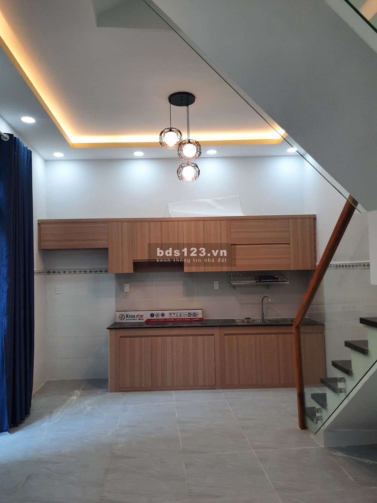 Chủ ngộp giảm luôn 200 triệu còn 4 tỷ 4 nhà BTCT 3 lầu mới xây 40m², tại Lạc Long Quân, Tân Bình