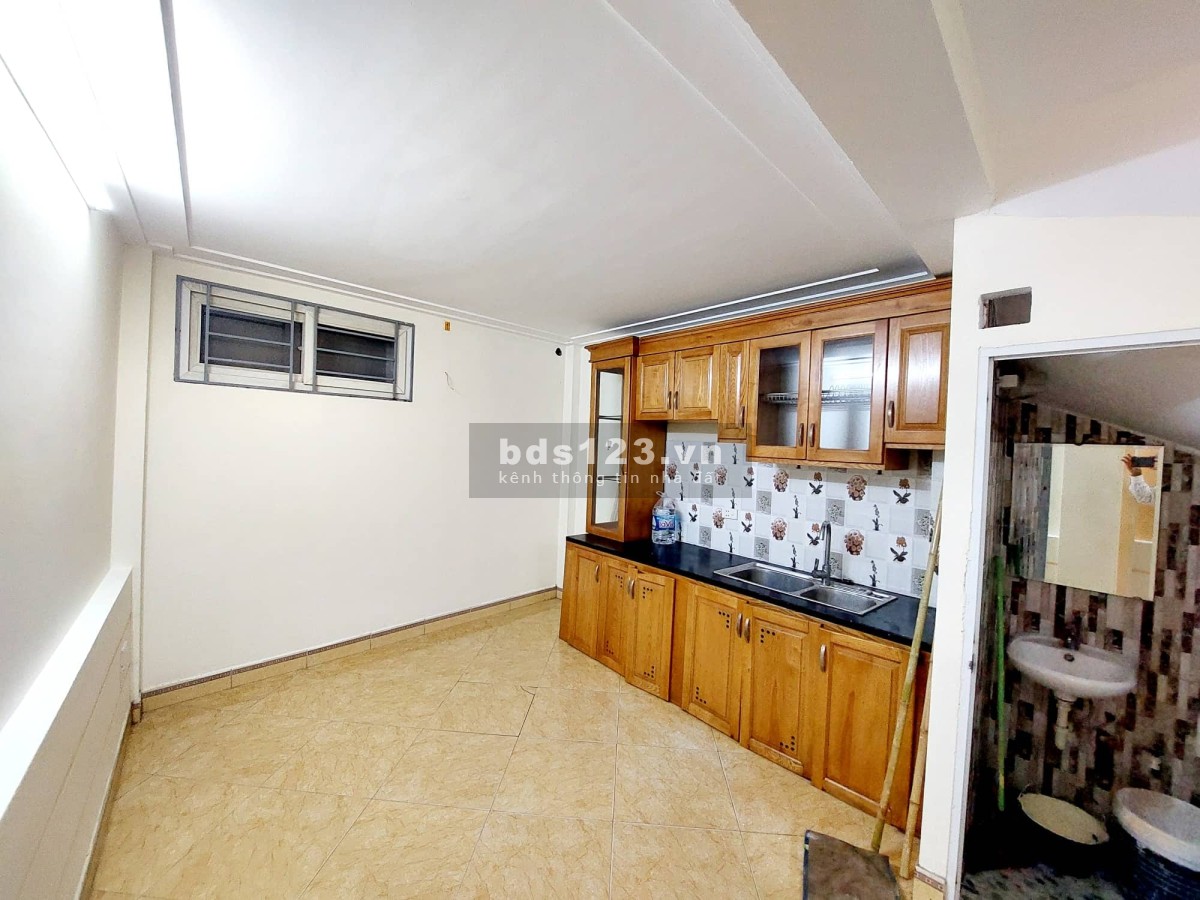 Bán nhà phố Lĩnh Nam 45m² x 5 tầng, mặt tiền 4.5m, tặng toàn bộ nội thất, giá chưa đến 2 tỷ