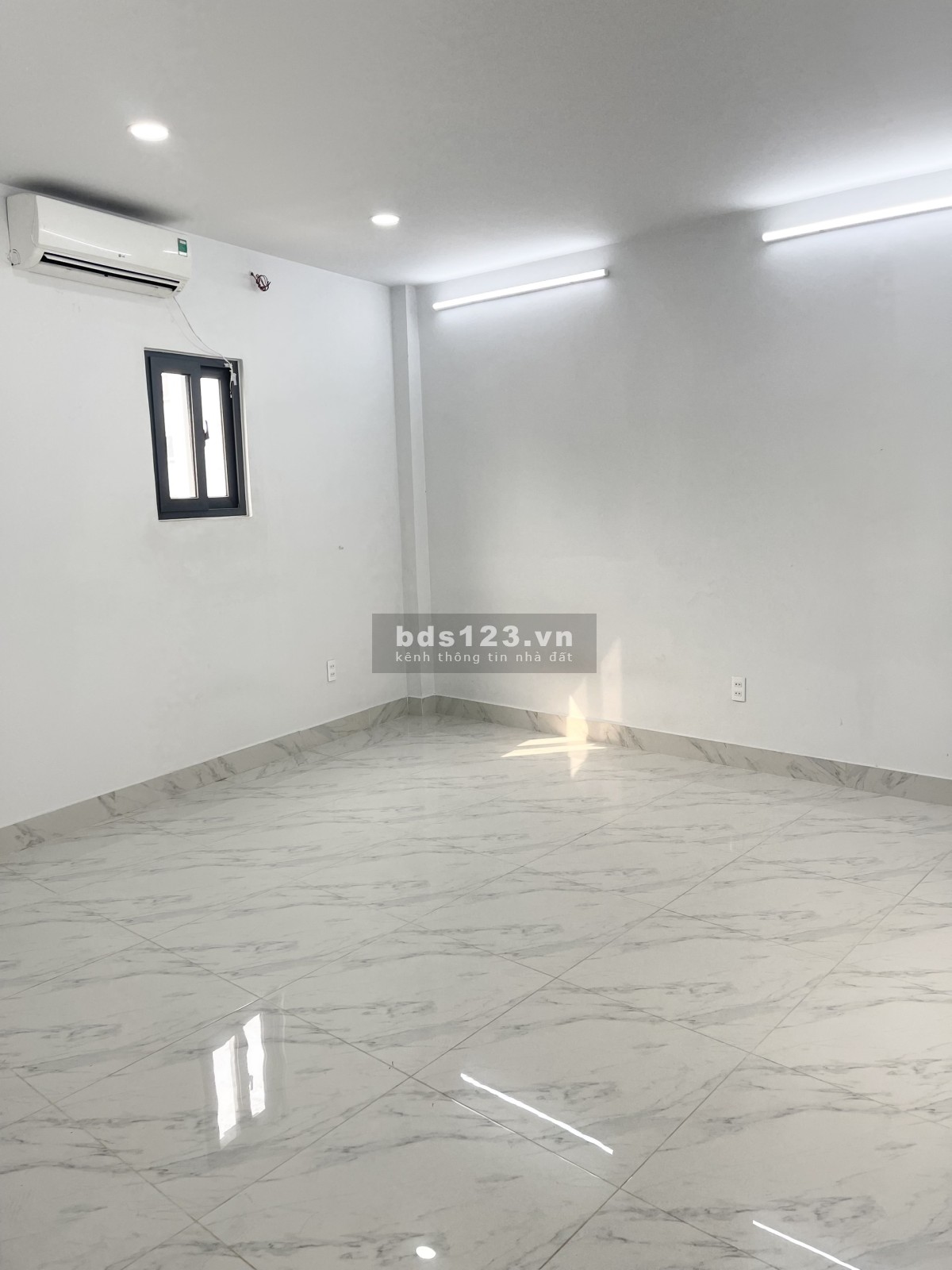 Chính chủ cho thuê phòng mới rộng 30m2 khu vip đường Út Tịch, Tân Bình chỉ 4 triệu 200k