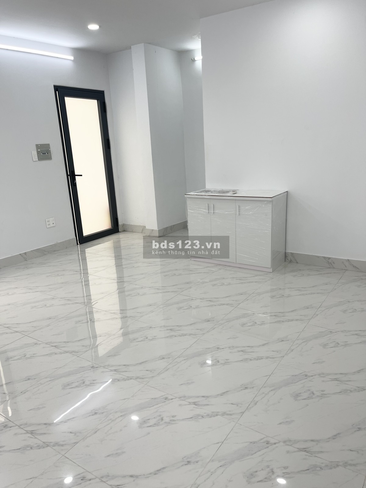 Chính chủ cho thuê phòng mới rộng 30m2 khu vip đường Út Tịch, Tân Bình chỉ 4 triệu 200k
