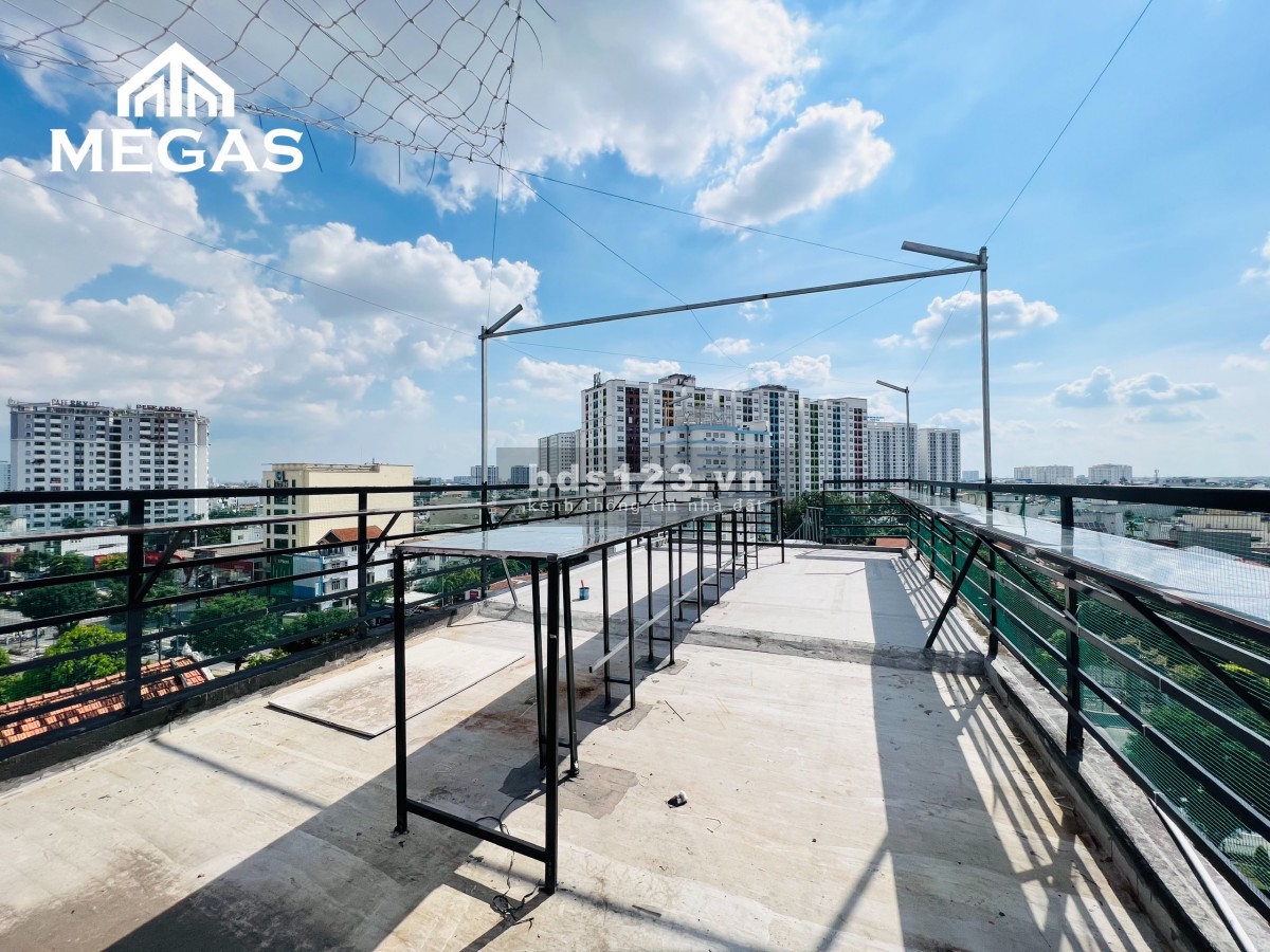 Cho thuê RoofTop kinh doanh, sẵn máy pha chế, Ngay mặt tiền đường Trường Chinh