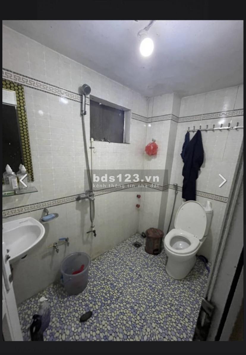 Cần bán nhà Ngọc Lâm, 6 tầng, mặt tiền 4.8m. Giá 4.8 tỷ, nhiều tiện ích ở sướng