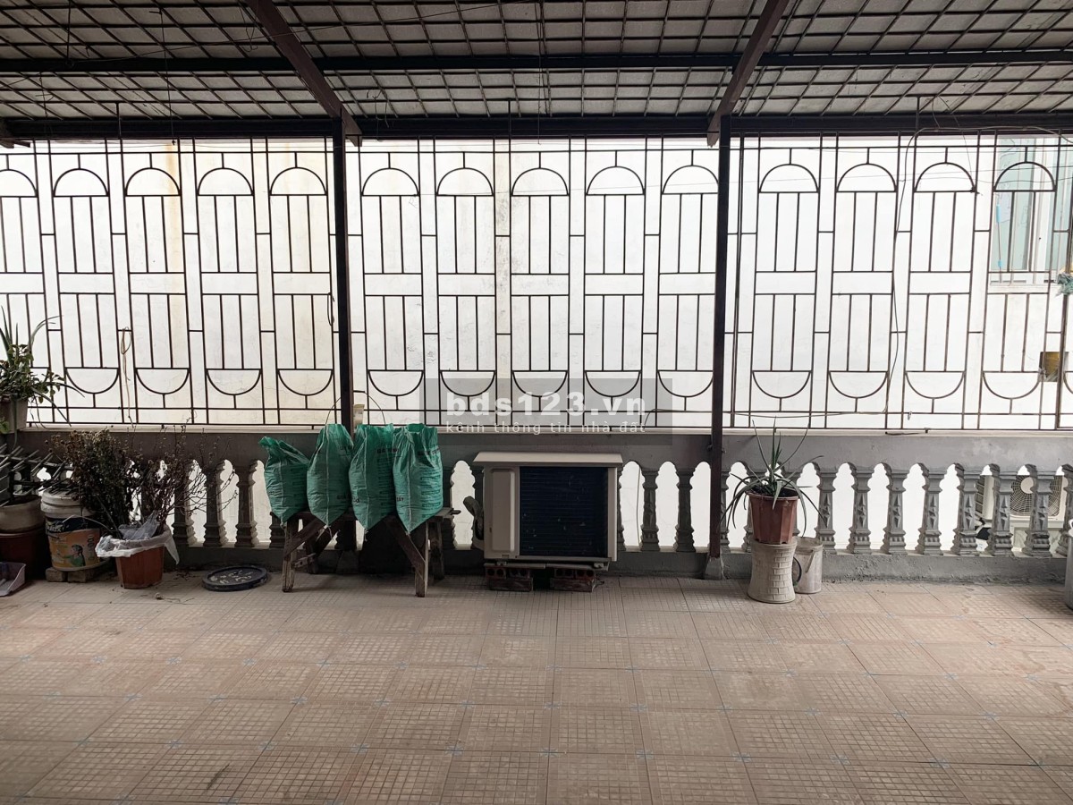 Bán nhà Cầu Giấy 3 mặt thoáng nhỉnh giá 5 tỷ