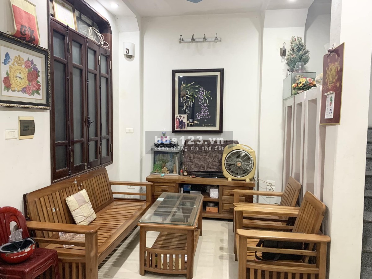 Bán nhà Cầu Giấy 3 mặt thoáng nhỉnh giá 5 tỷ
