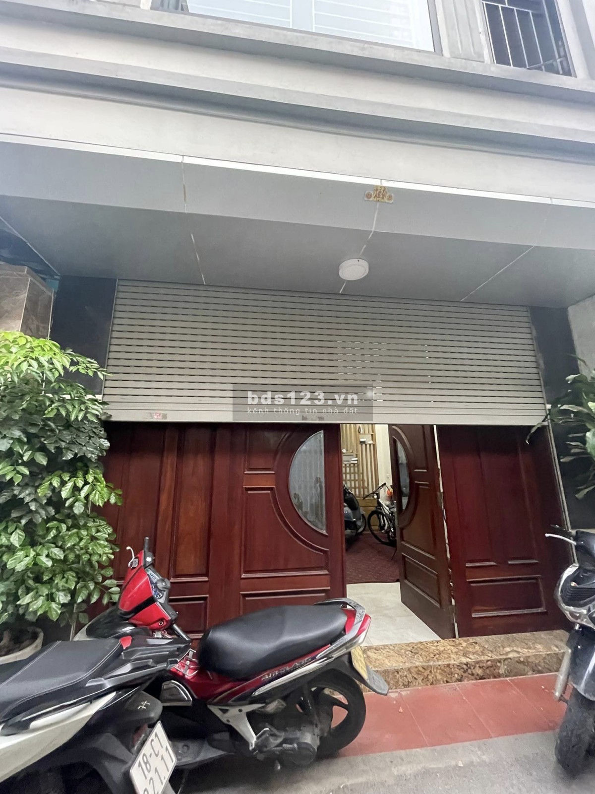 Bán nhà Nguyễn Văn Cừ thông sang Ngọc Lâm 42/50m .oto đỗ cửa , giá 5,68 ty