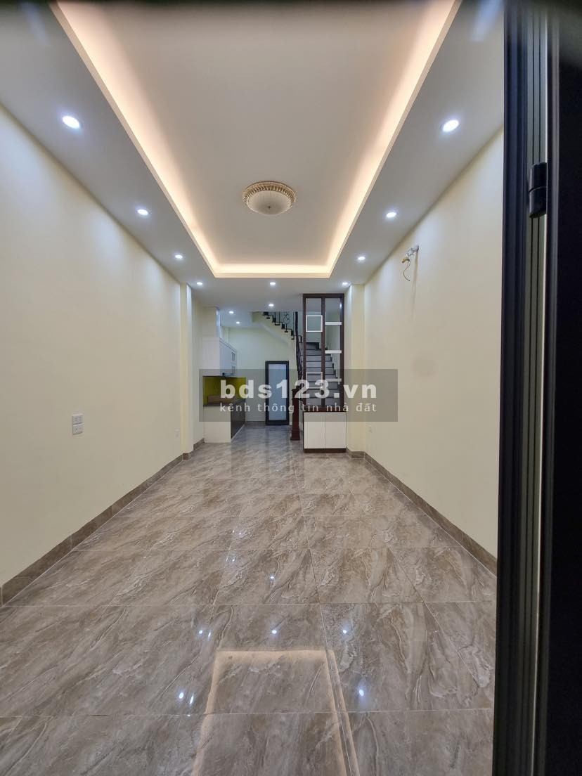 Bán nhà 5 tầng Nguyễn Văn Cừ, o tô đỗ cữa giá 4 tỷ 2