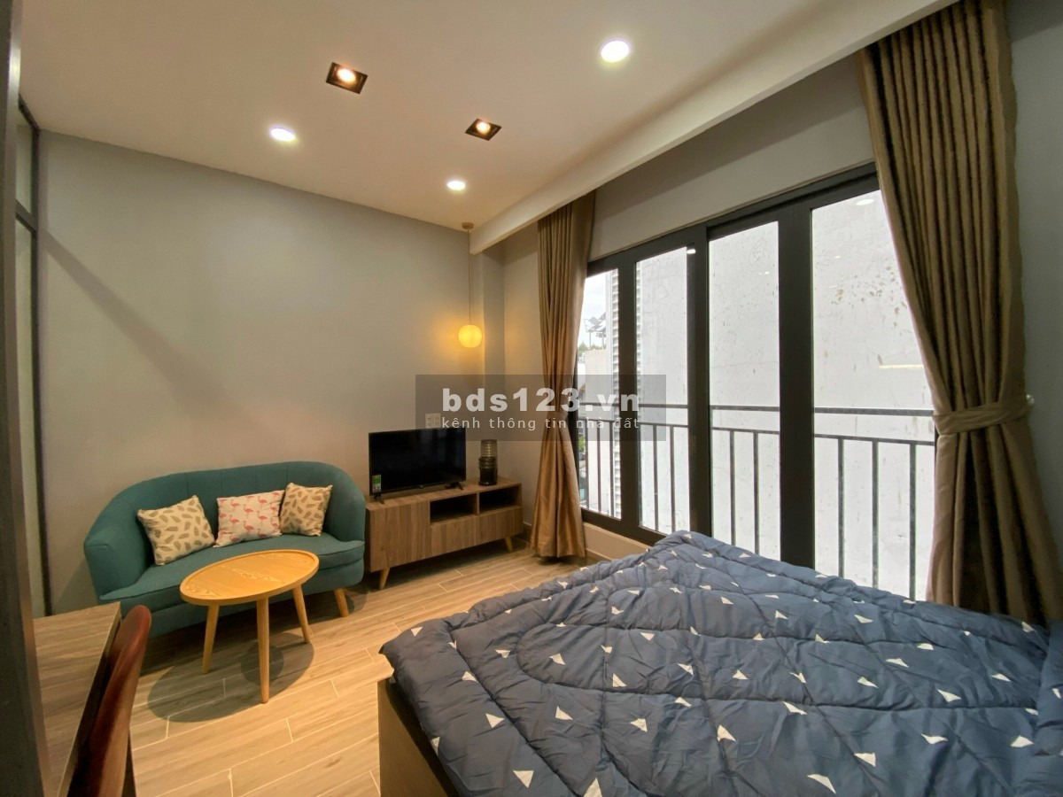 Căn hộ dịch vụ full nội thất, ban công, gần trường đại học mở, công viên HVT, thuận tiện đi lại
