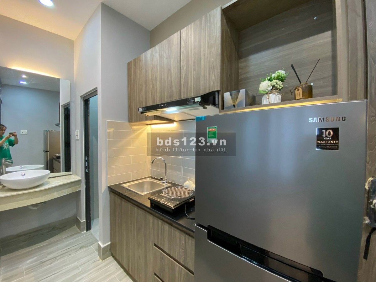 Căn hộ dịch vụ full nội thất, ban công, gần trường đại học mở, công viên HVT, thuận tiện đi lại