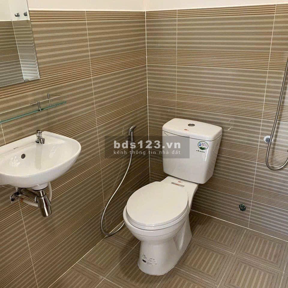 Nhà ngộp giá 1tỷ350 sổ hồng riêng nằm ngay gần Văn Miếu Trấn Biên Biên Hòa