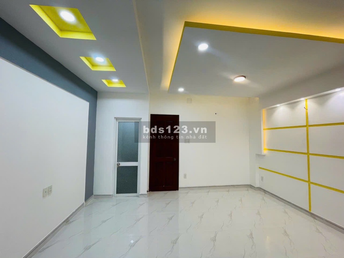 Nhà mới sang bòng - Ở tuyệt vời !! Hẻm ô tô - Gần Phạm Văn Đồng