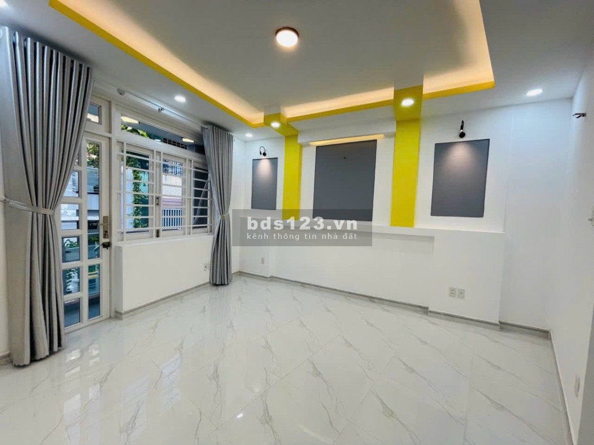 Nhà mới sang bòng - Ở tuyệt vời !! Hẻm ô tô - Gần Phạm Văn Đồng