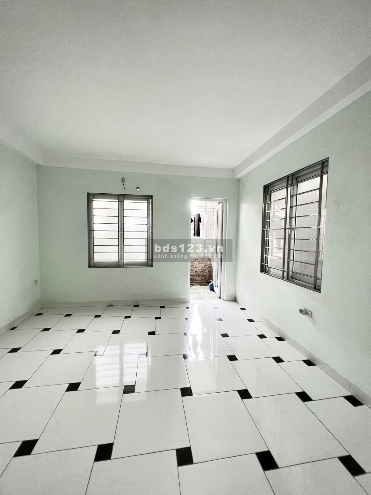 Nhà đẹp Vĩnh Hưng, lô góc 3 mặt thoáng, ngõ thông, gần oto, gần phố, 30M2 4 tầng, 3.1 tỷ ra Lộc Mạnh