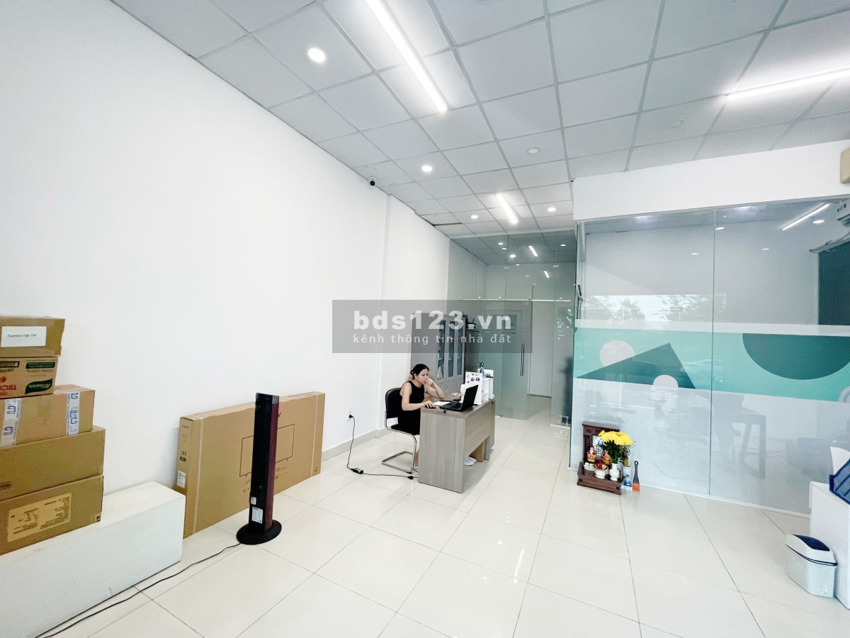 Cho thuê văn phòng Lakeview 1trệt 1lầu giá 80 triệu